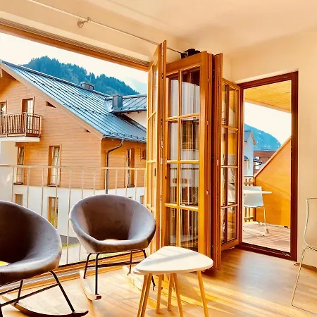 Modern Mountain Directly By Skiing Area شقة